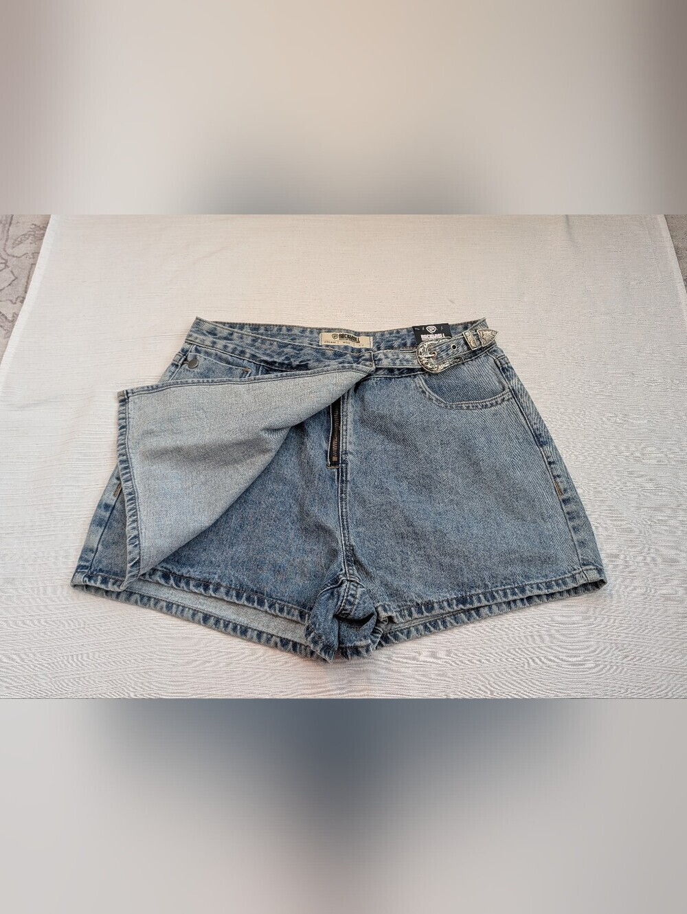 NWT Rock&Roll Denim Vintage-Inspired High Rise Skort With Silver Buckle Sz 31 - Picture 9 of 16